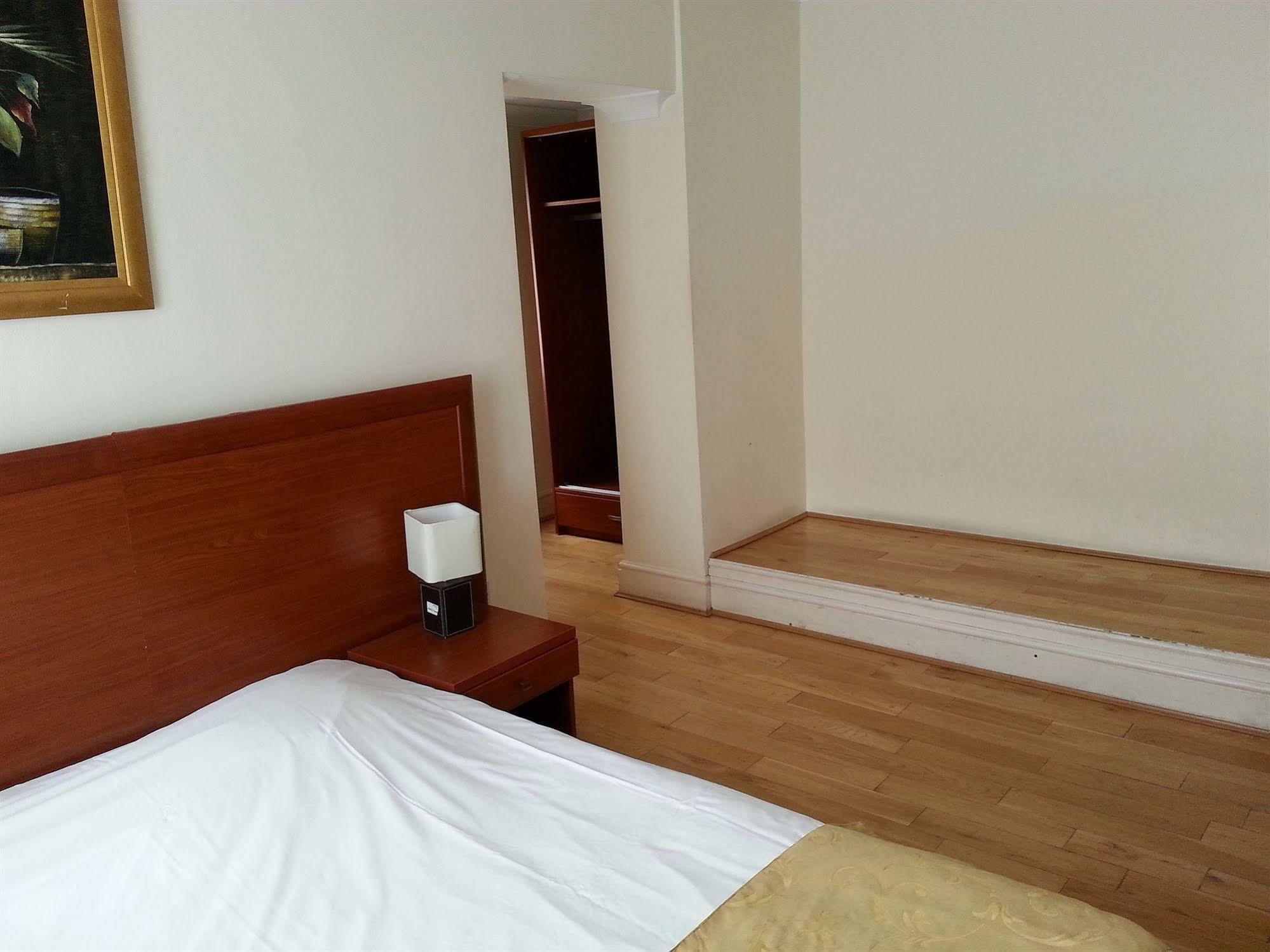 Corner House Hotel ลอนดอน ภายนอก รูปภาพ